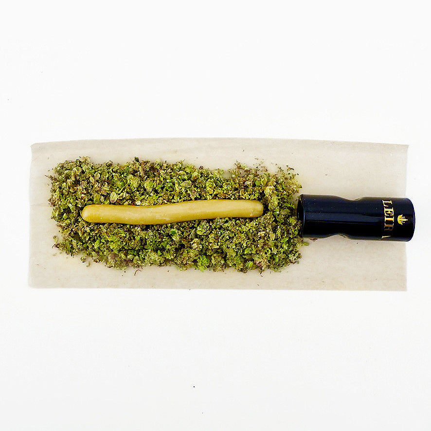 Leira 1.5 grams organic flower and 0.5 gram of hash rosin with glass tip